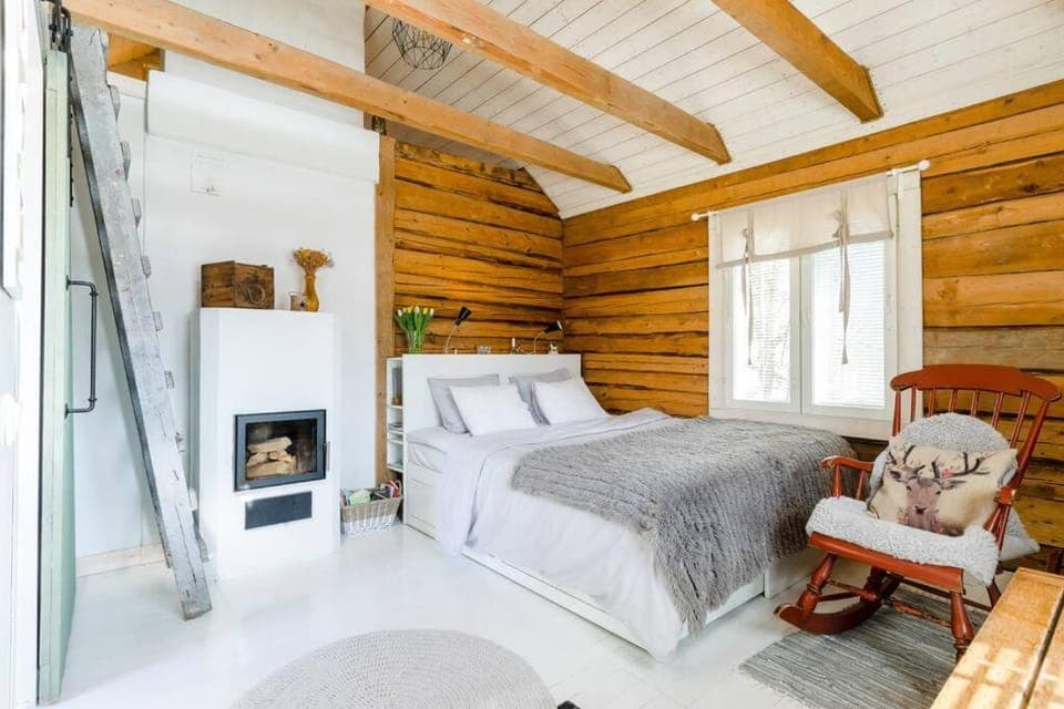Bed, fireplace