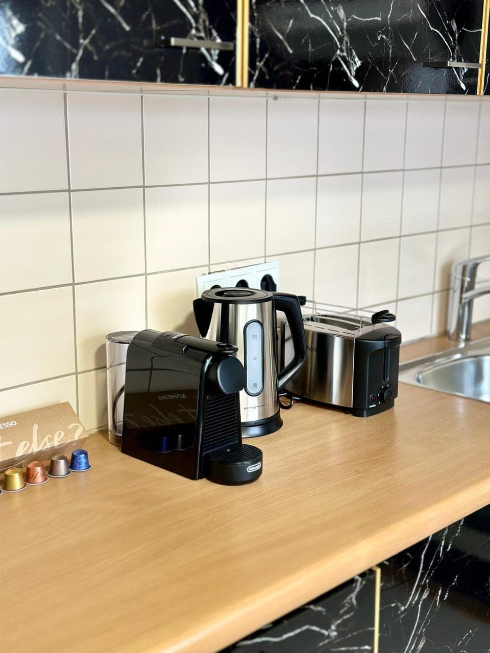 Coffee/tea facilities, Kitchen or kitchenette, toaster