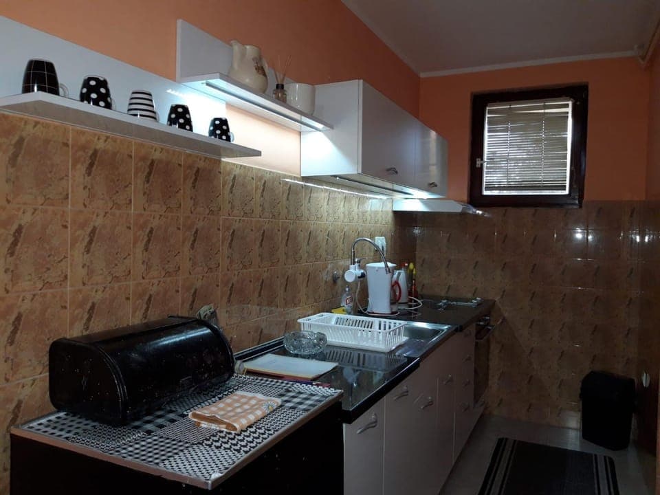 Kitchen or kitchenette, pet friendly