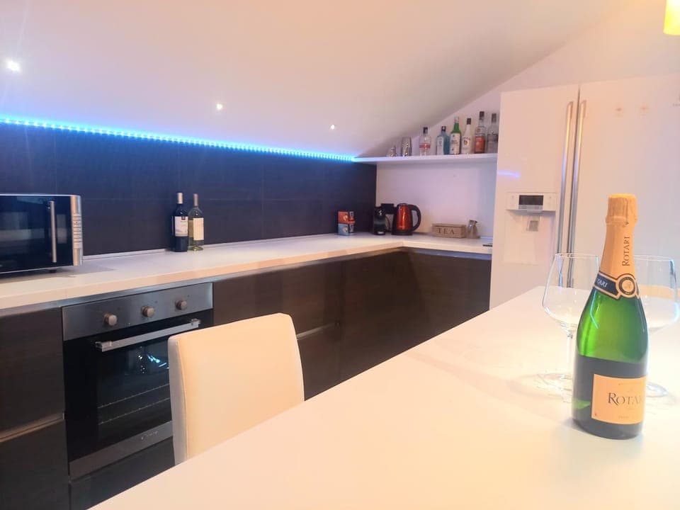 Kitchen or kitchenette, Alcoholic drinks, minibar, pet friendly
