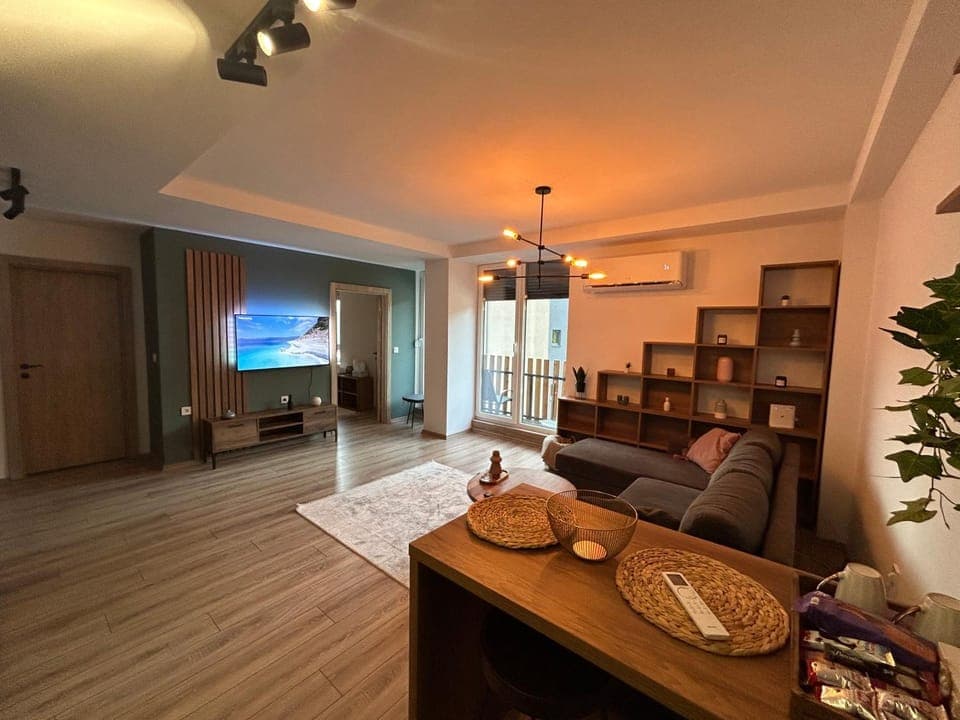 Communal lounge/ TV room, TV and multimedia, Living room, Seating area, Evening entertainment