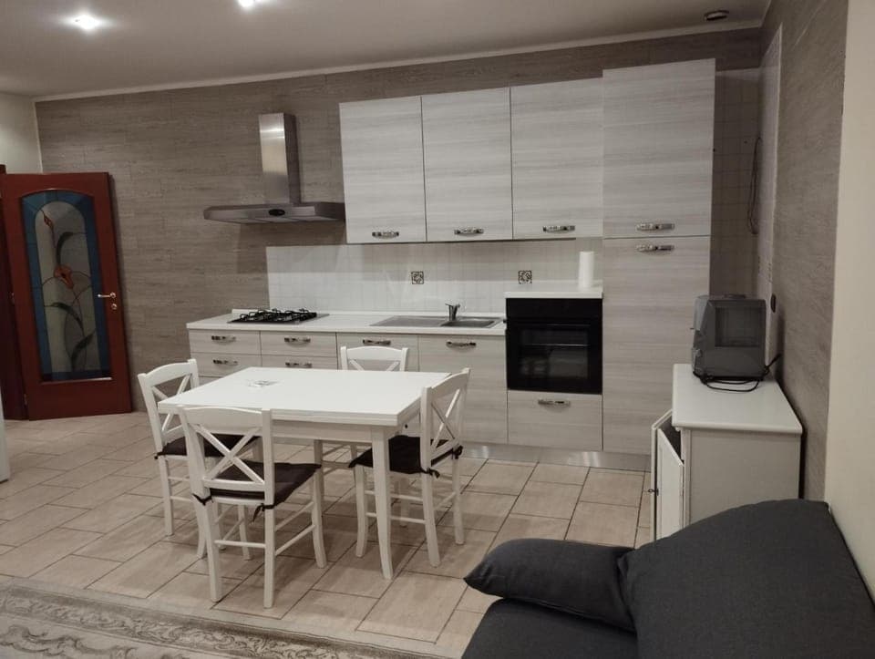 Property building, Kitchen or kitchenette, Living room