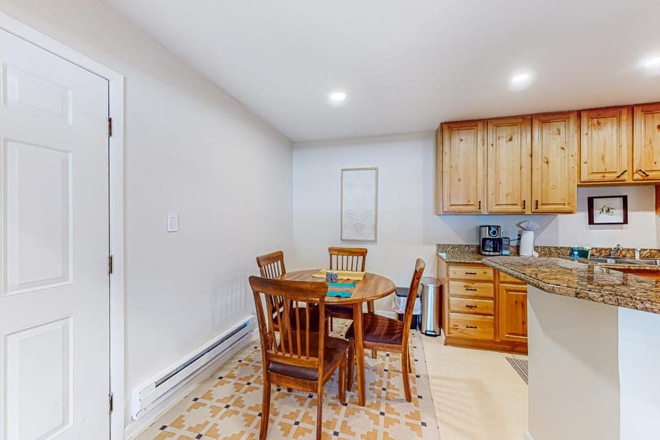 LiftView A307 Apartment in Avon