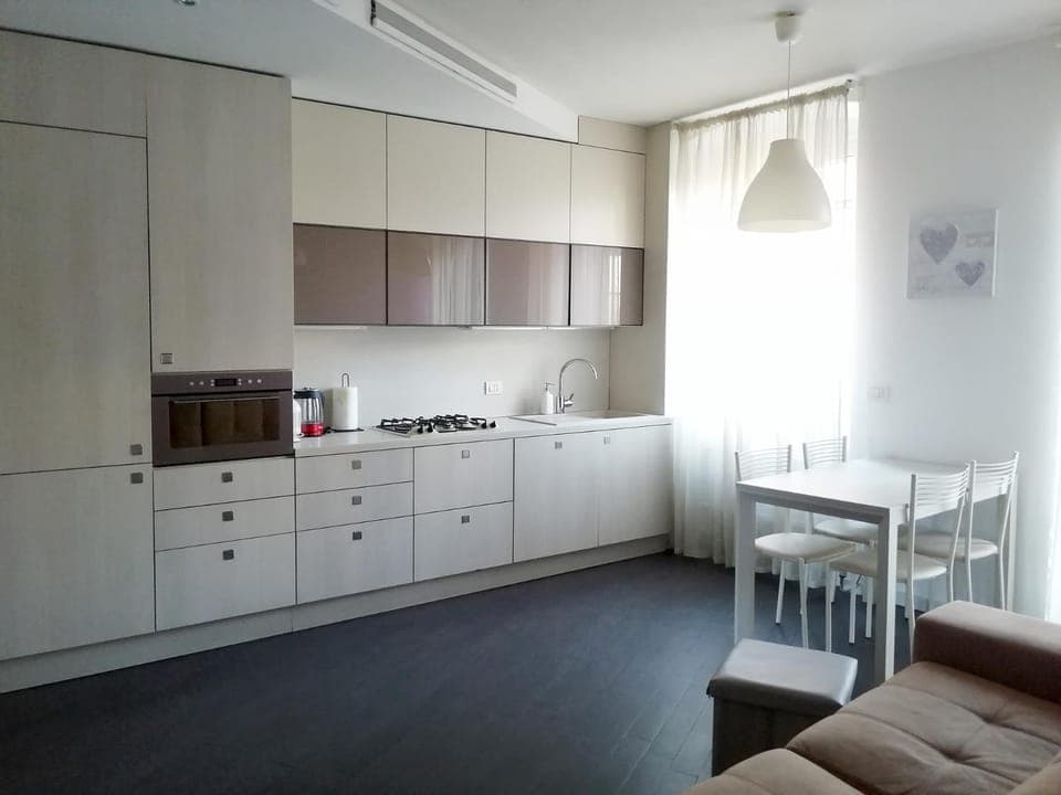 Dining area, kitchen