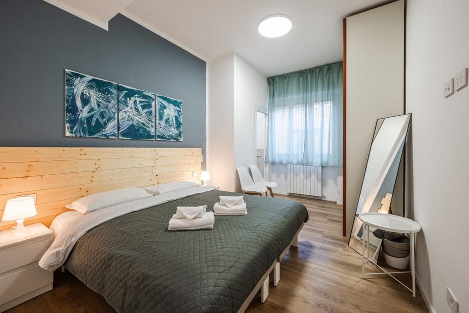 Bed, Bathroom, Photo of the whole room, Bedroom, towels