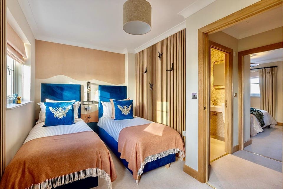 Bed, Bedroom, soundproof