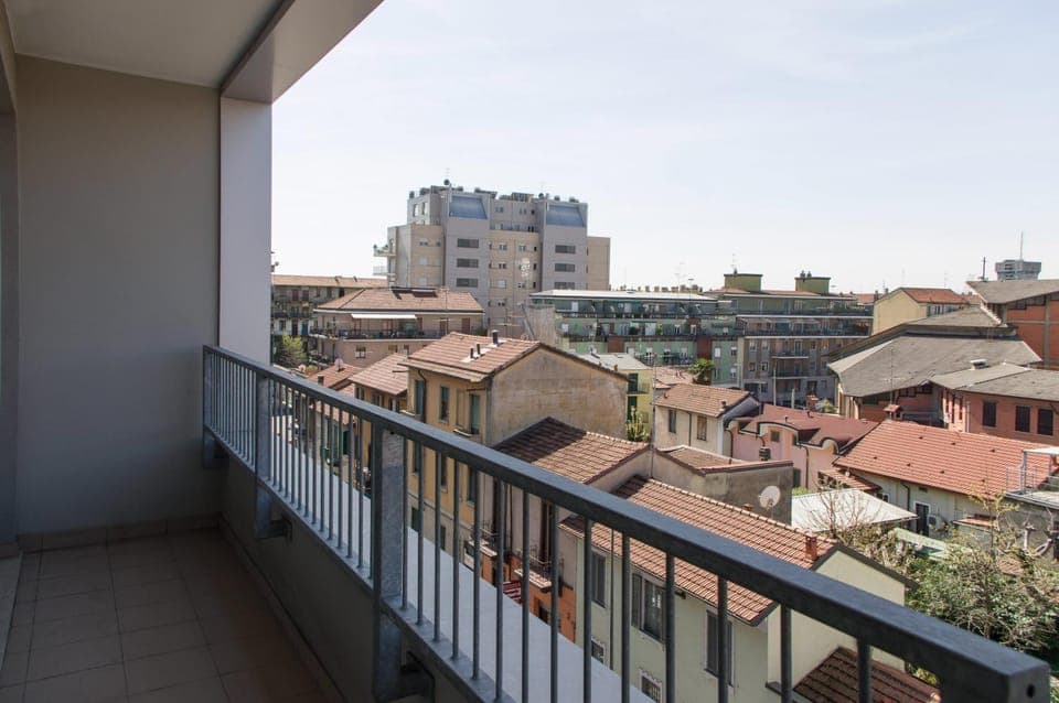 Property building, Day, View (from property/room), Balcony/Terrace, City view