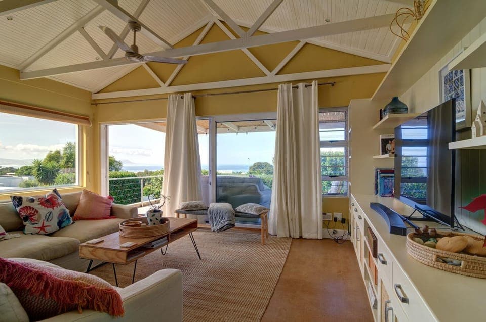 TV and multimedia, View (from property/room), Balcony/Terrace, Living room