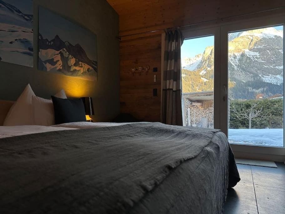 Bed, Bedroom, Mountain view