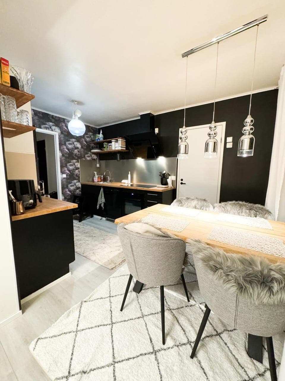 Kitchen or kitchenette, Dining area, minibar, pet friendly, stove
