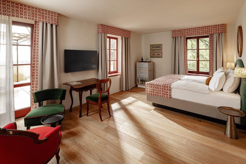 Communal lounge/ TV room