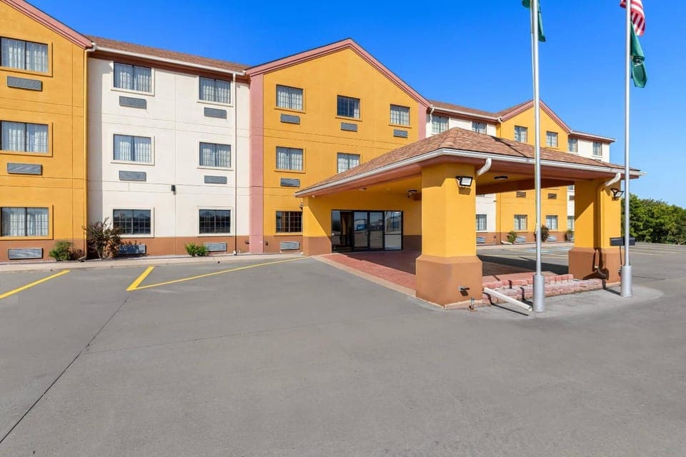 Property building, View (from property/room), Street view