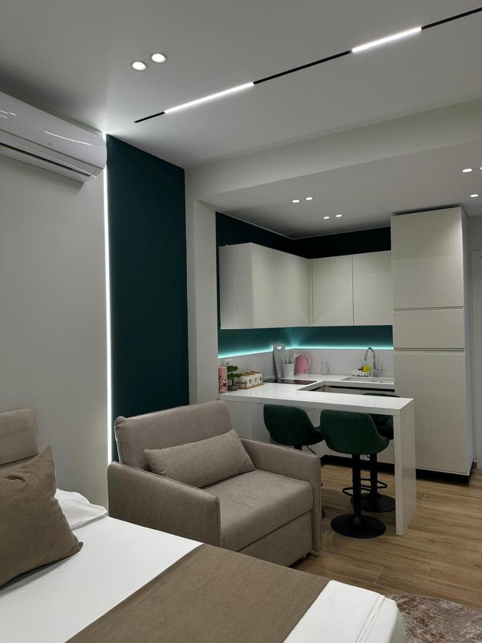 Kitchen or kitchenette, Seating area