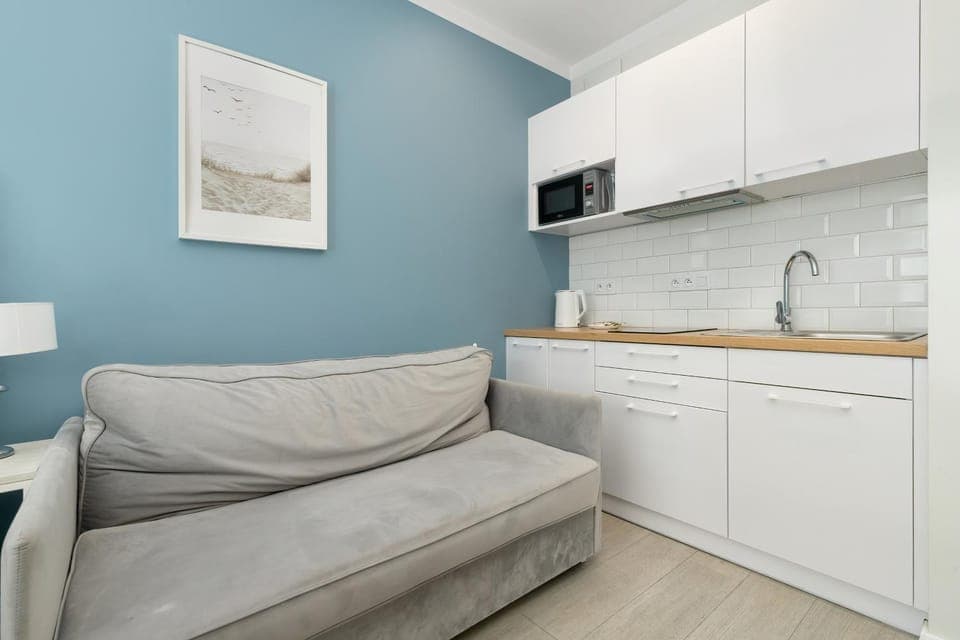 TV and multimedia, Kitchen or kitchenette, Living room, Seating area