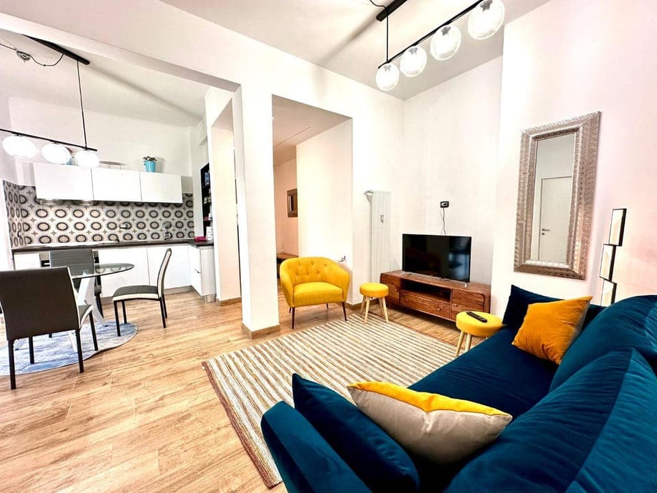 Communal lounge/ TV room, TV and multimedia, Kitchen or kitchenette, Living room, Seating area, Dining area