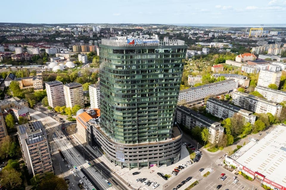 Property building, Day, Neighbourhood, Bird's eye view, City view, Street view, Location, Parking