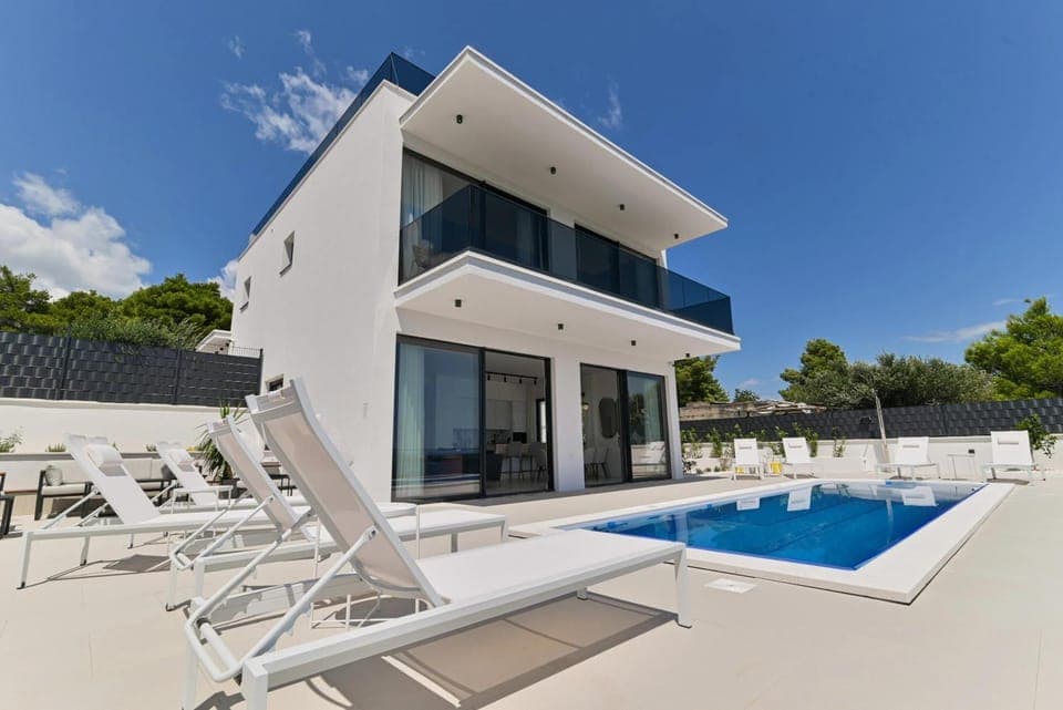 Property building, Swimming pool