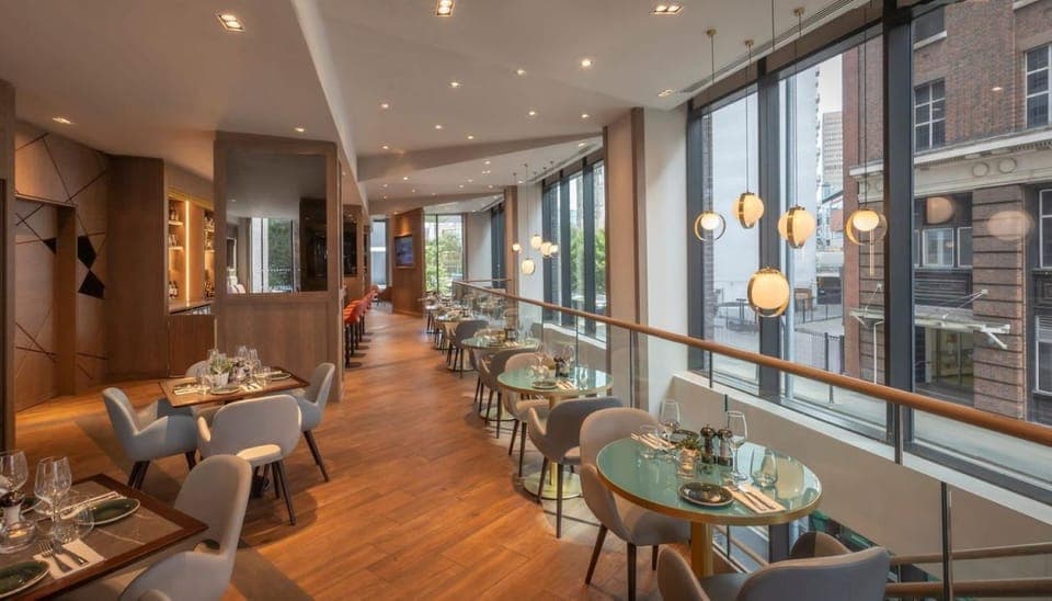 Restaurant/places to eat, Lounge or bar