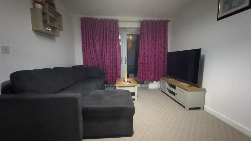 TV and multimedia, Seating area, Evening entertainment