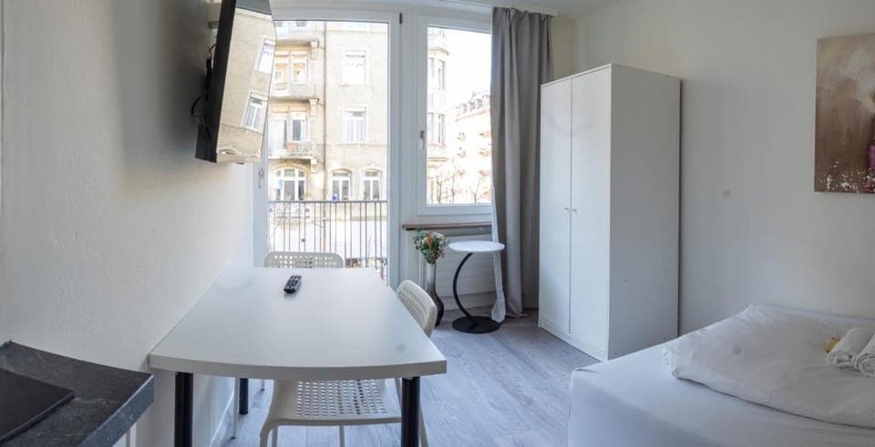 TV and multimedia, Dining area, hair dresser