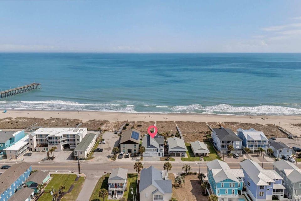 Sea Monster Ocean front with private pool, Kure Beach House in Kure Beach