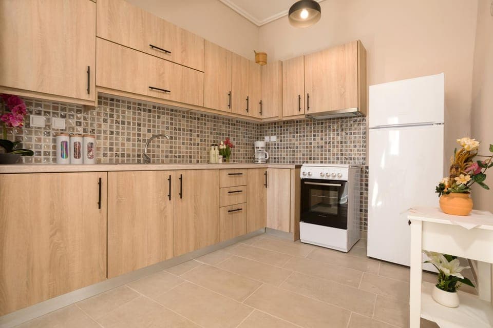 Kitchen or kitchenette, pet friendly, stove
