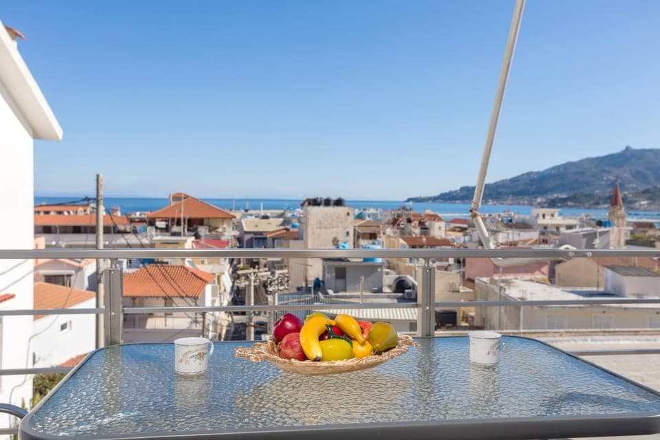 City view, Sea view