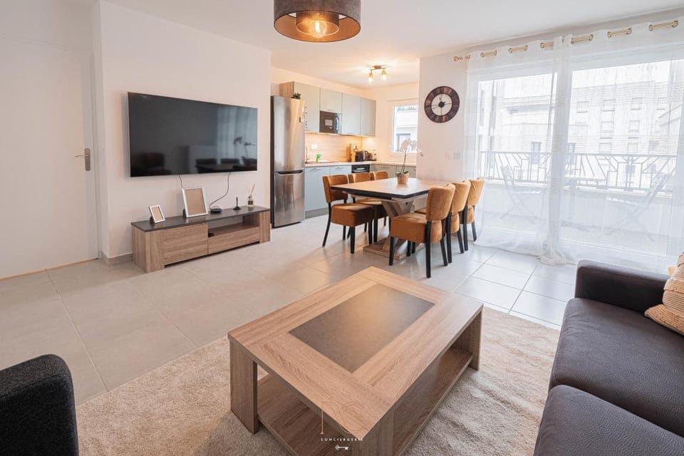 Communal lounge/ TV room