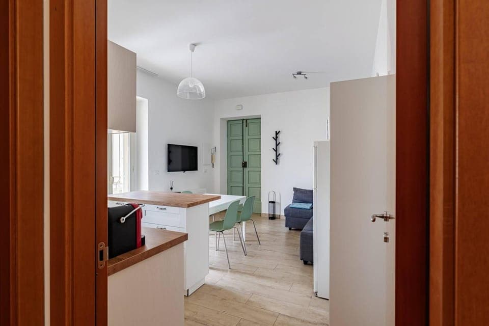 TV and multimedia, Living room, Other, Seating area, Dining area