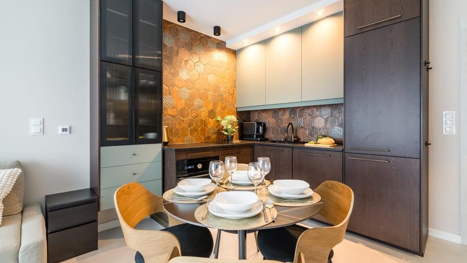 Kitchen or kitchenette, Living room, Seating area, Dining area