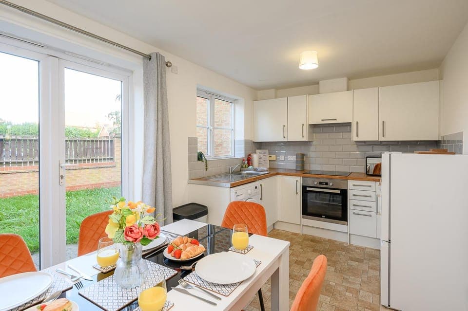 Dining area, Dinner, kitchen