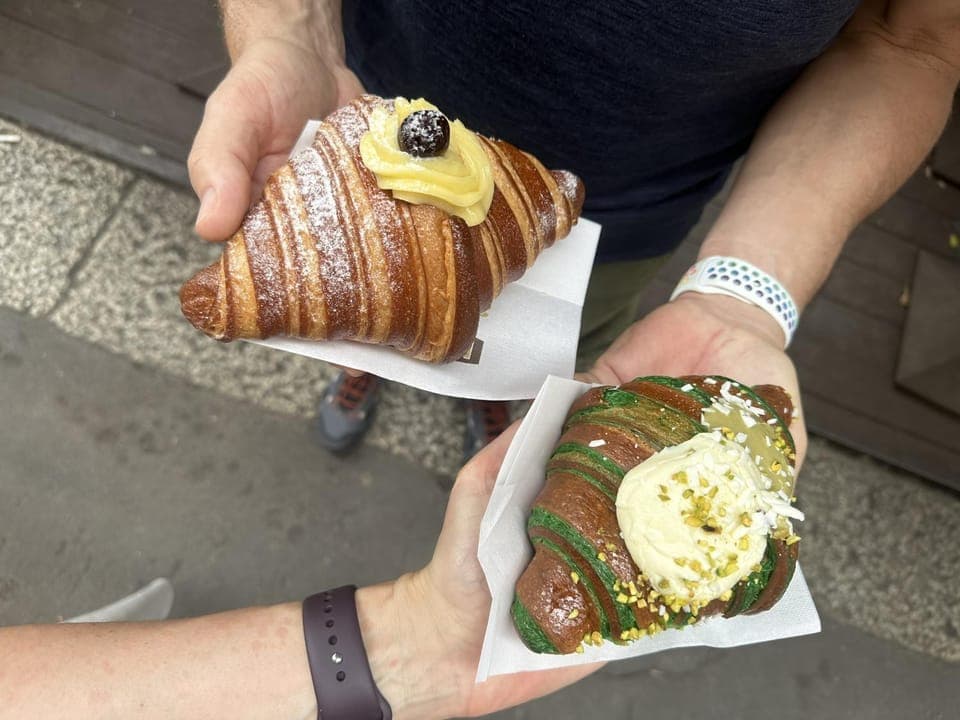 Shopping Area, Breakfast