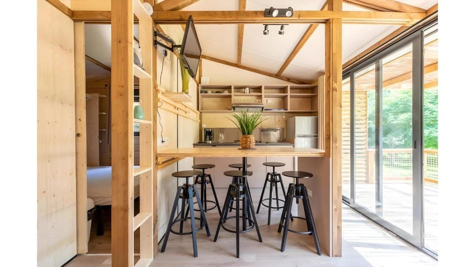 Kitchen or kitchenette, stove