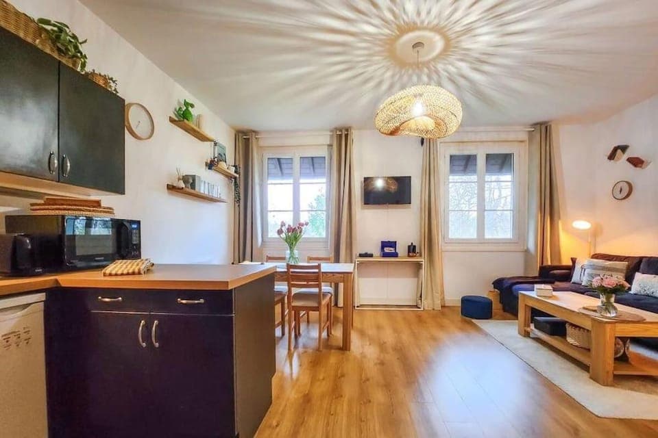 Kitchen or kitchenette, Living room, Dining area