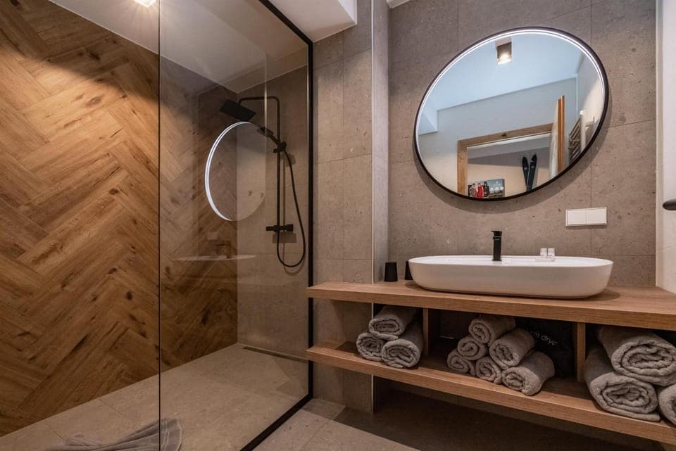 Shower, Bathroom, towels