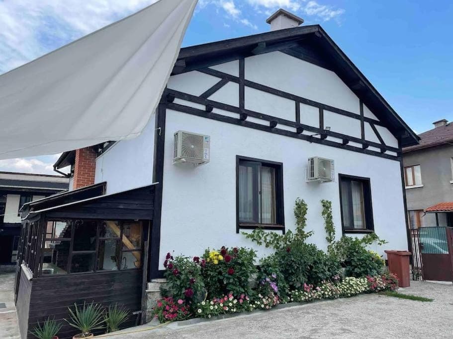 Property building, Day