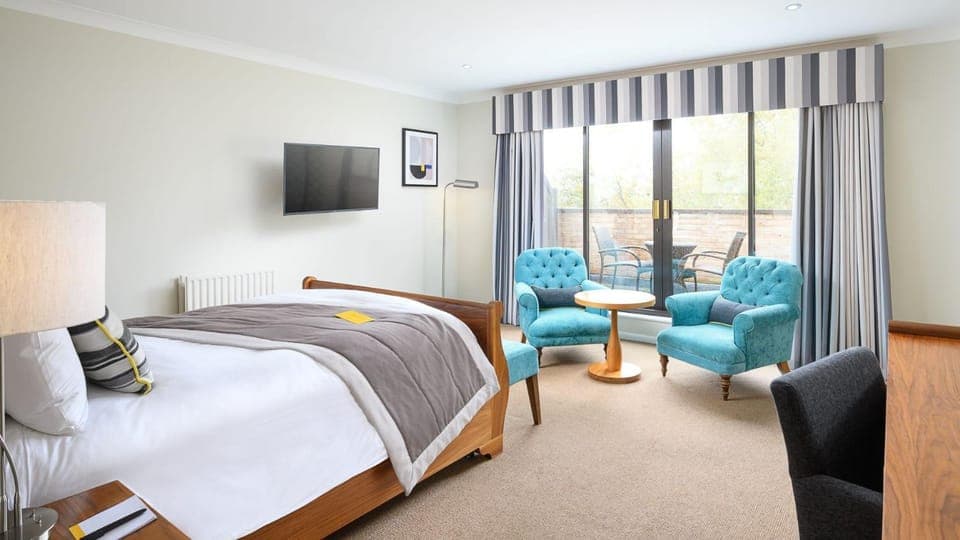 Balcony/Terrace, Photo of the whole room, Seating area, Bedroom