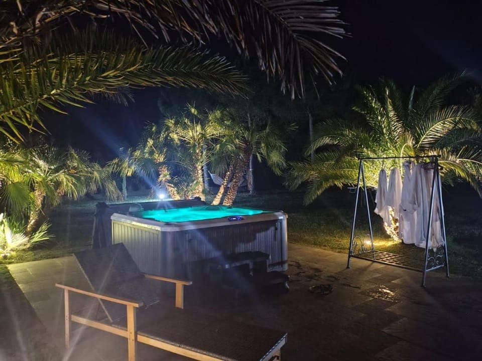 Garden, Hot Tub, Swimming pool