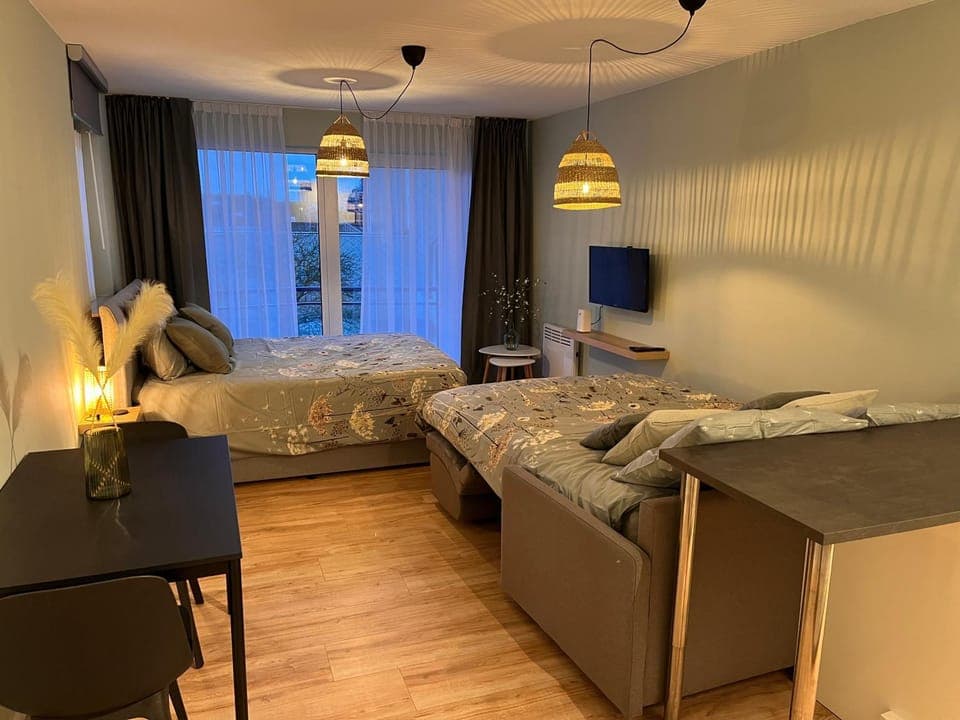 Bed, Photo of the whole room, Bedroom, hair dresser