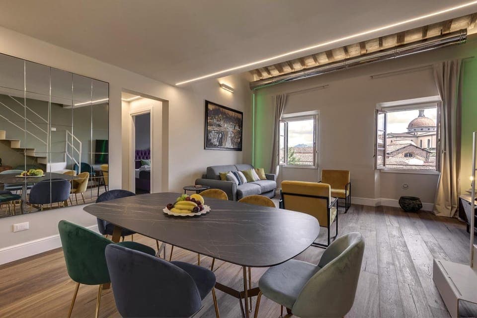 Living room, Dining area