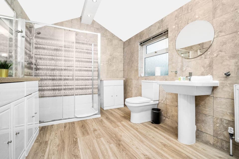 Shower, Toilet, Bathroom