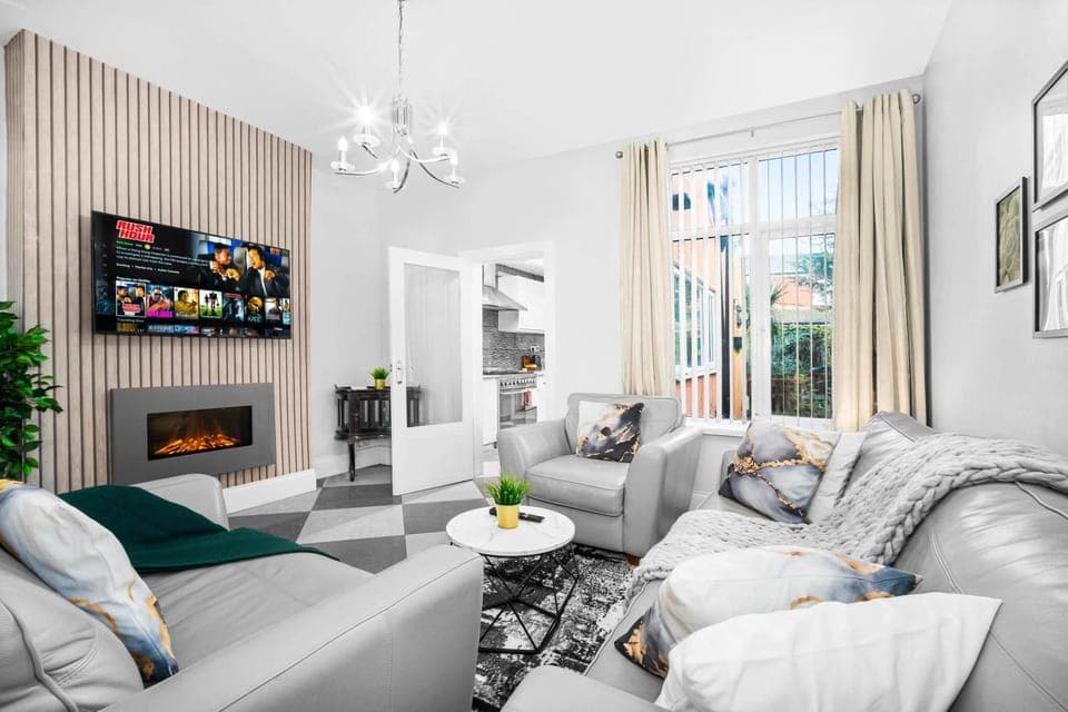 TV and multimedia, Living room, Seating area