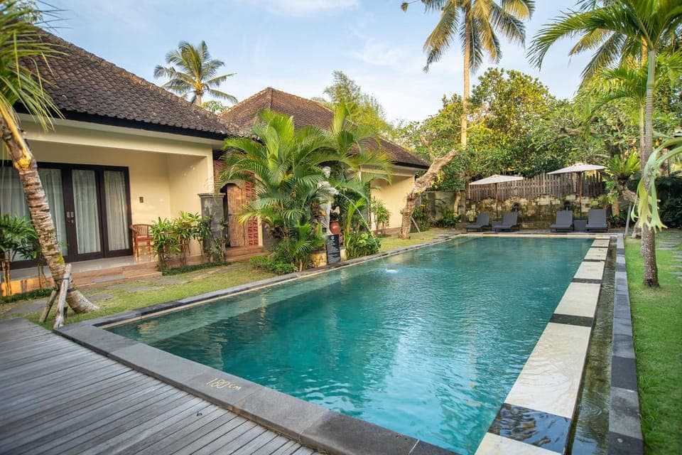 Property building, Swimming pool