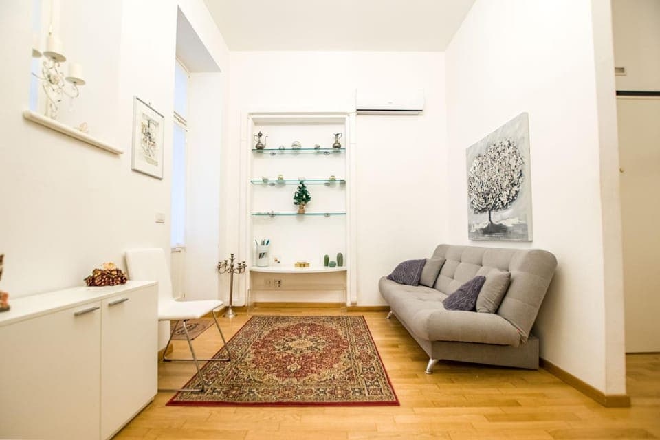 Living room, Seating area, air conditioner