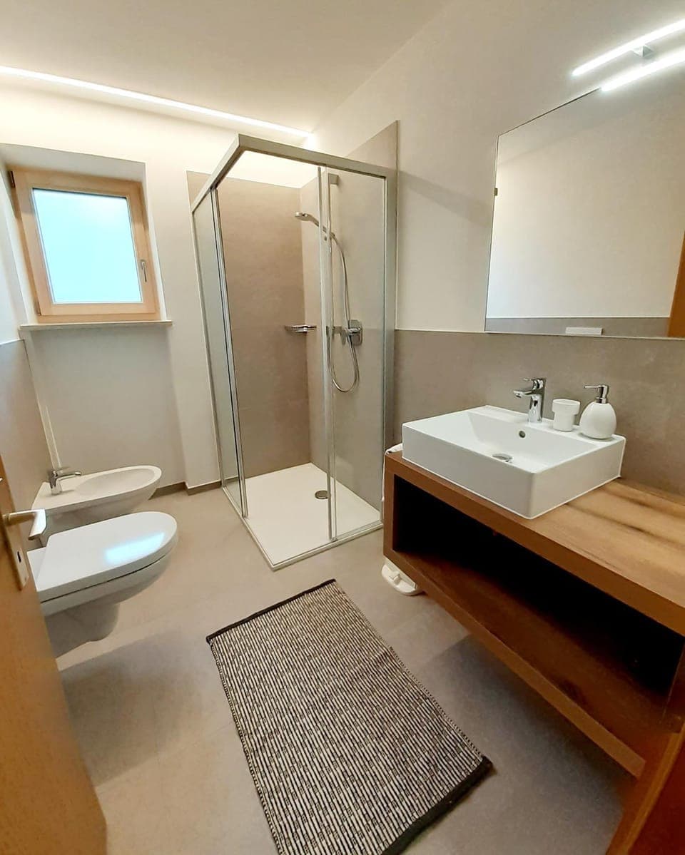 Bathroom, Living room