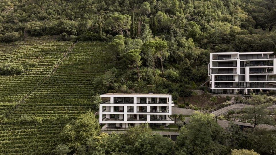 Property building, Neighbourhood, Natural landscape, Garden view, Parking