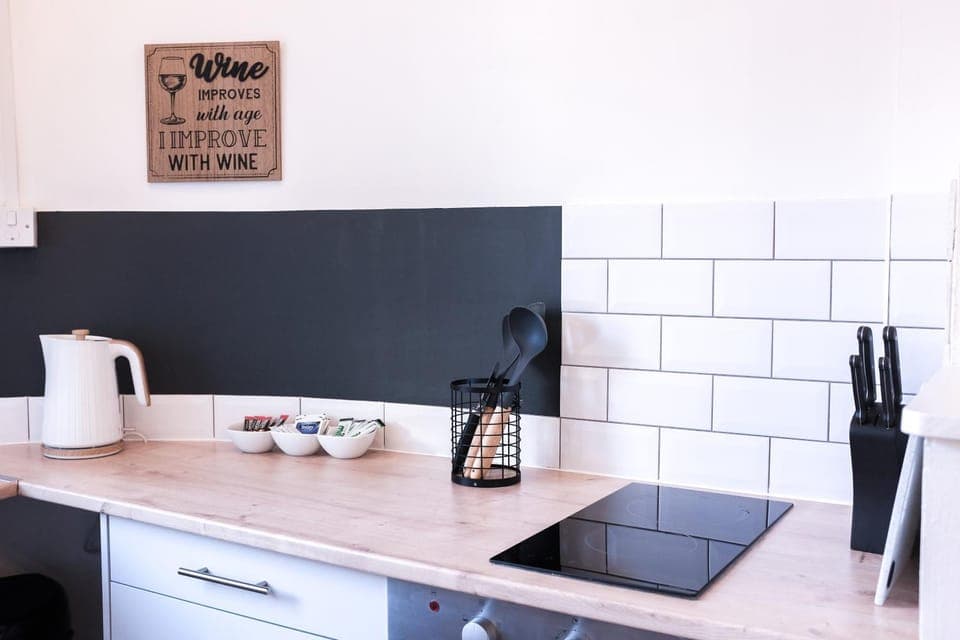 Coffee/tea facilities, Kitchen or kitchenette