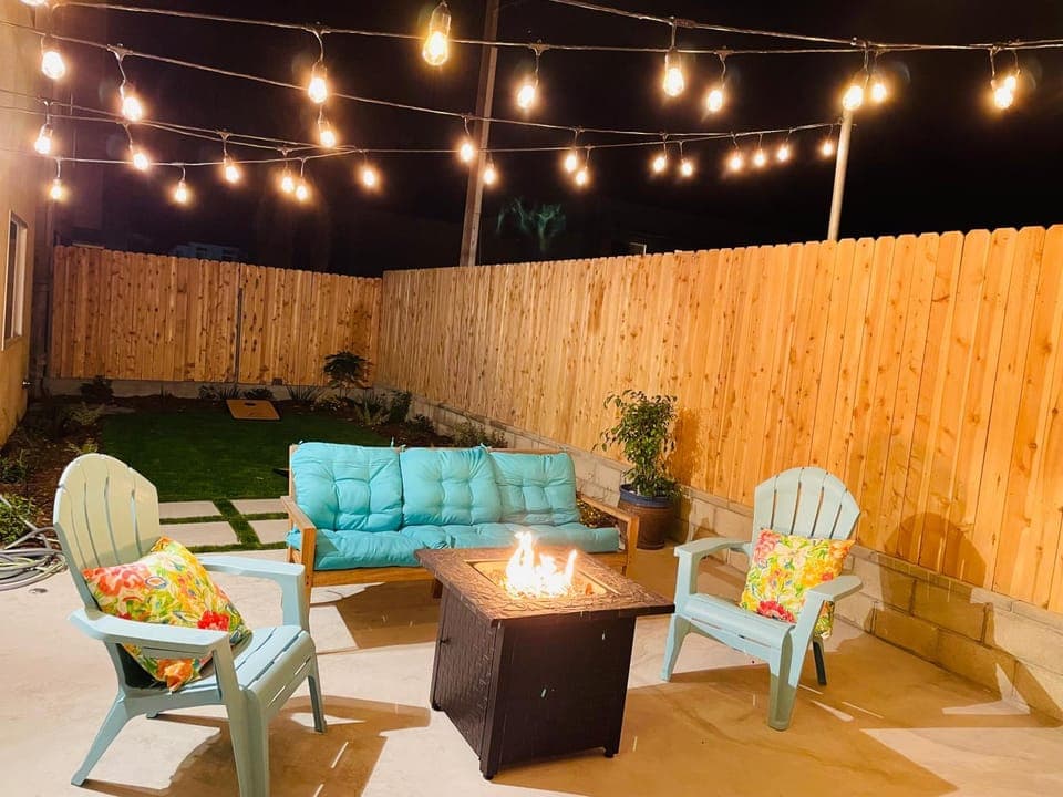 Patio, Night, Seating area, flat iron