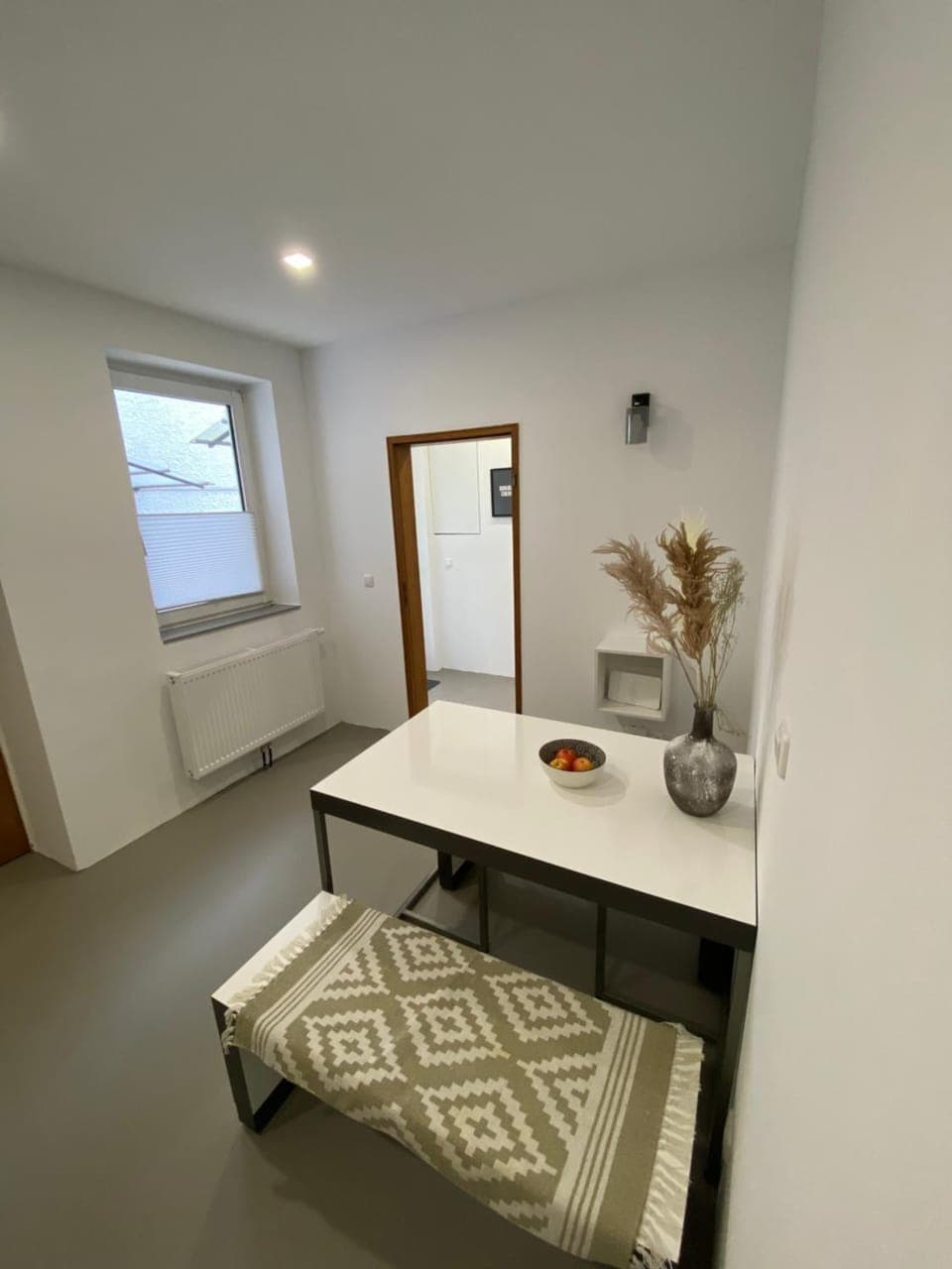 Dining area, kitchen