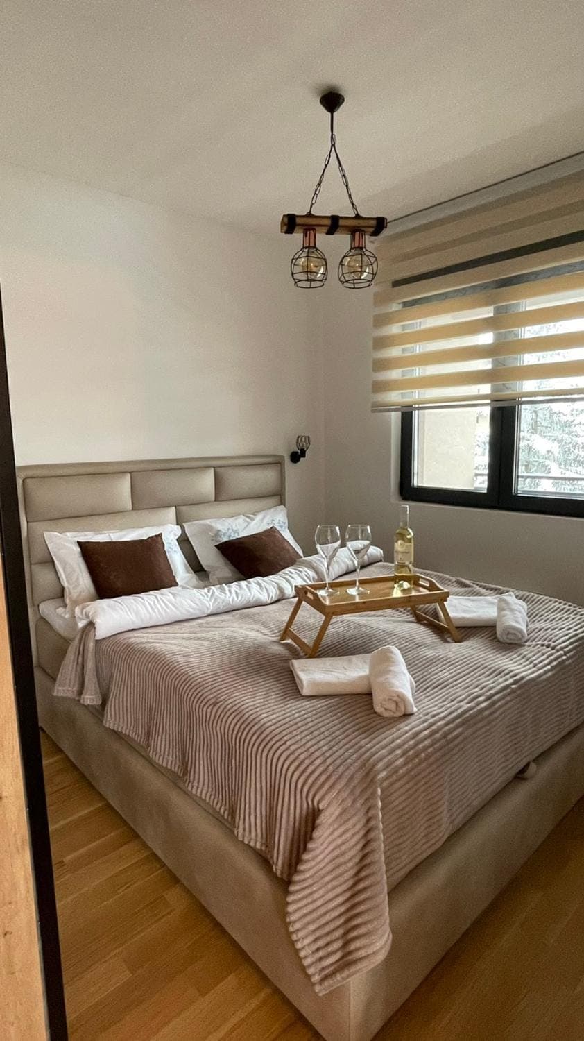 Photo of the whole room, Bedroom, towels